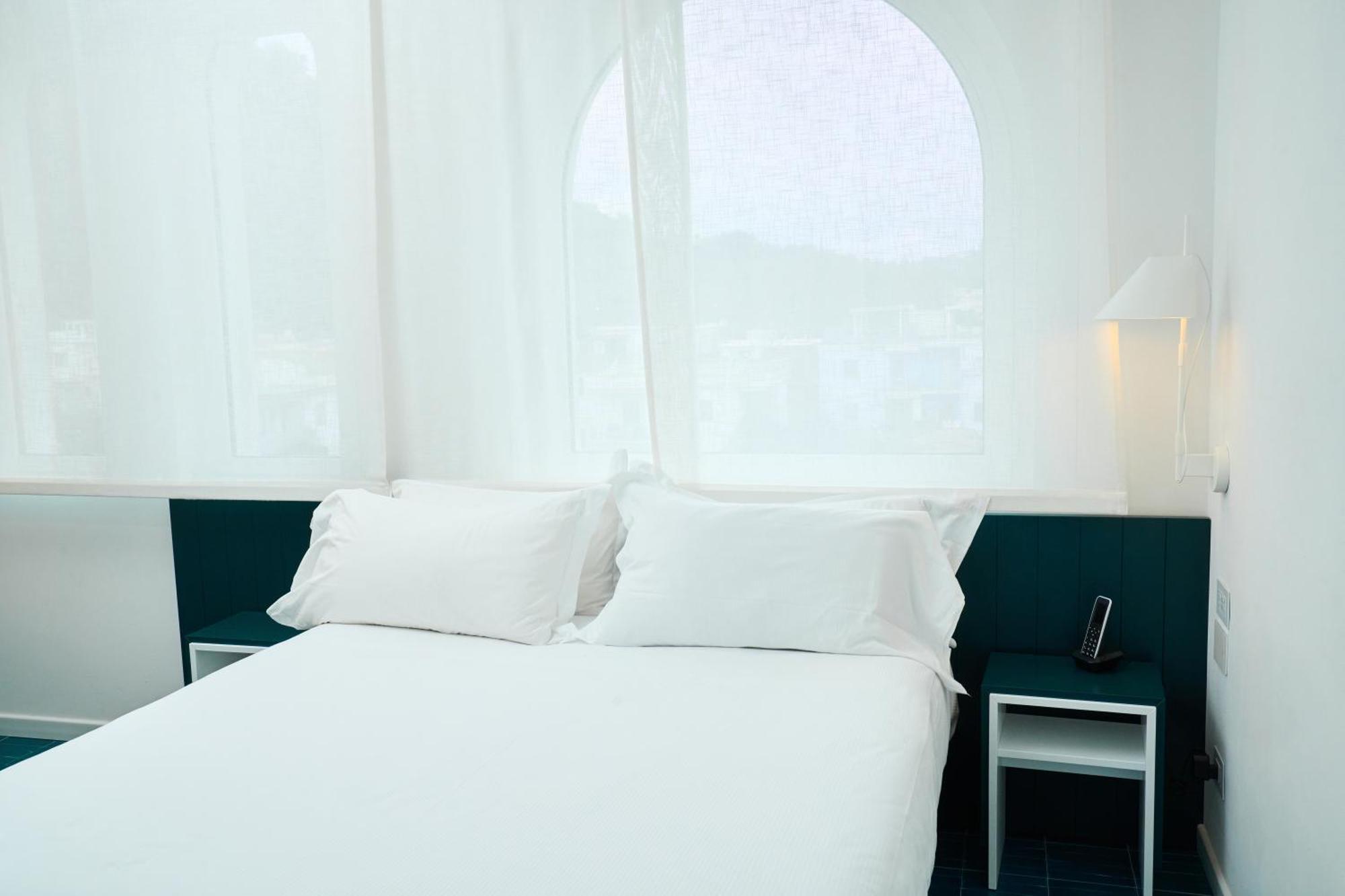 Calea Boutique Hotel Bacoli Bilik gambar